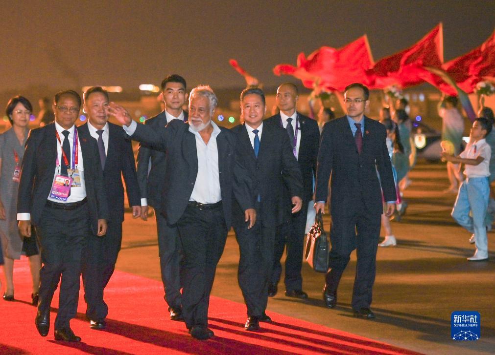 大圣闹海金蟾捕鱼
